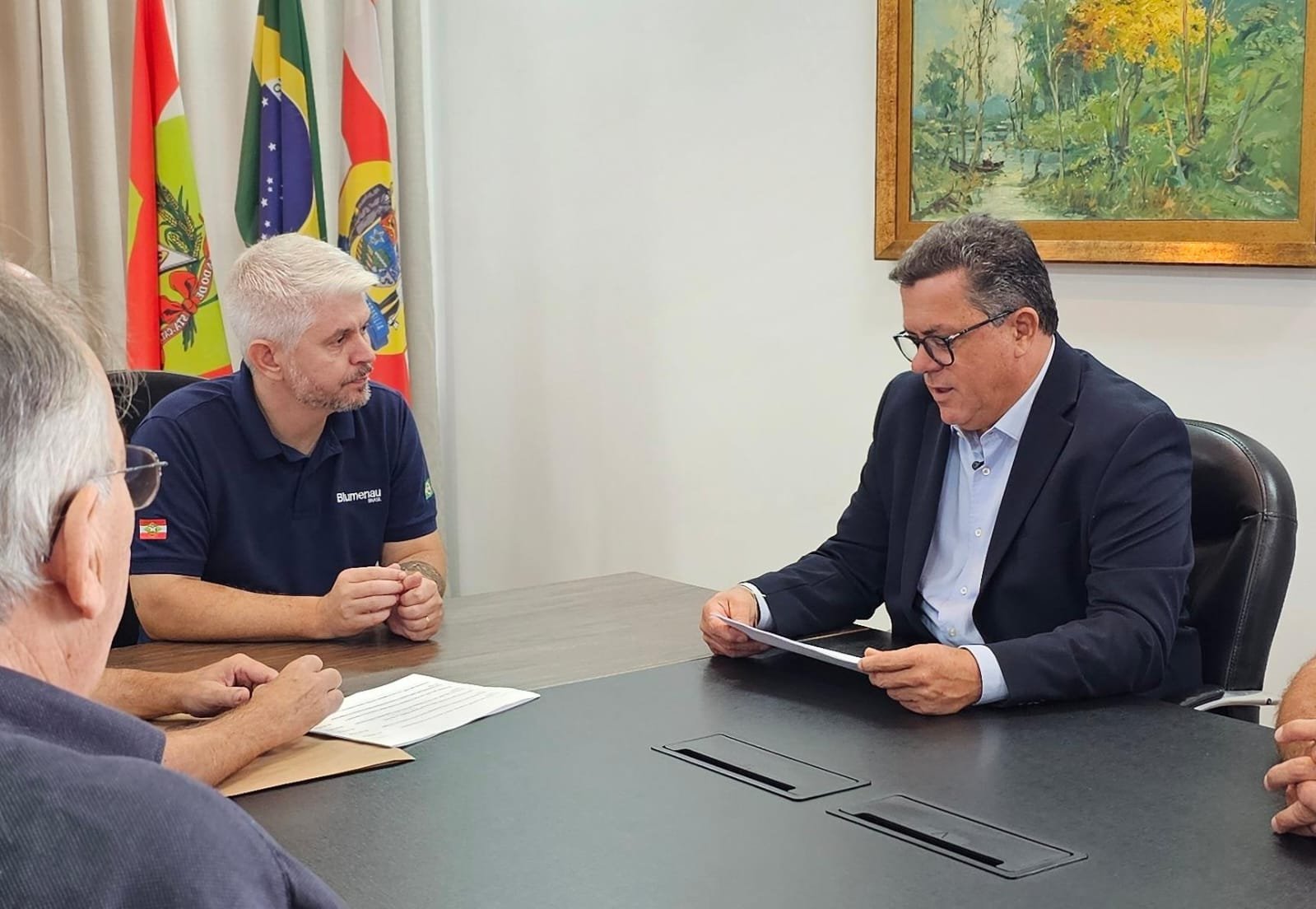 Foto : Deputado Ivan Naatz esteve reunido com o prefeito de Blumenau , Egidio Ferrari. (Divulgação )