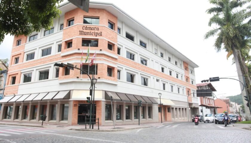 Câmara de Blumenau celebra 140 anos de sua criação oficial