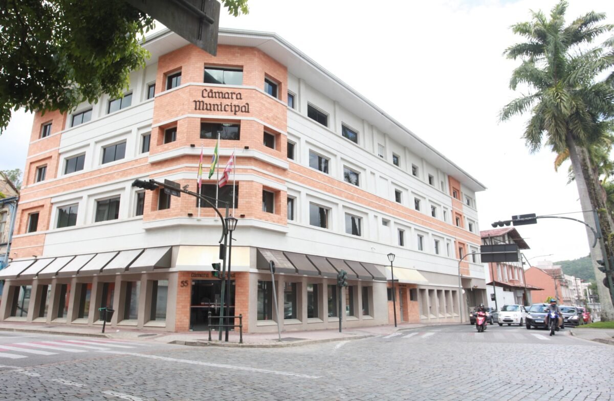 Câmara de Blumenau celebra 140 anos de sua criação oficial