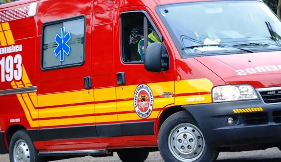 Criança de 10 anos é atropelada por ônibus em Blumenau