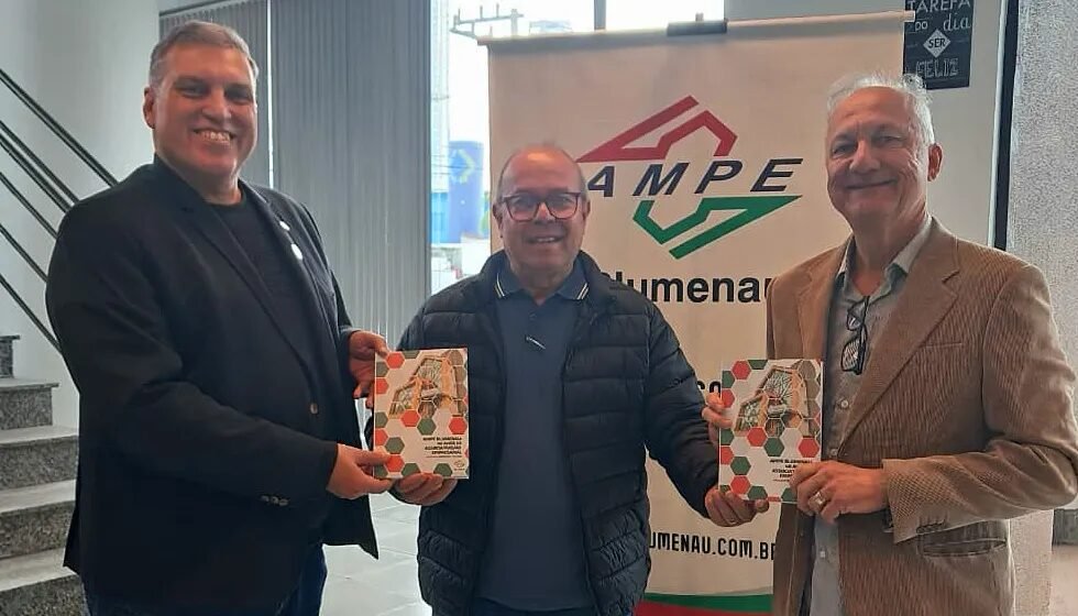 Fortalecimento institucional: a importância da parceria entre FURB e AMPE Blumenau