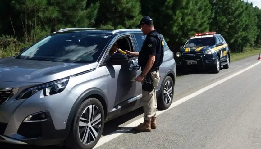 Rodovias federais de SC registram mais de 100 acidentes e três mortes durante feriadão