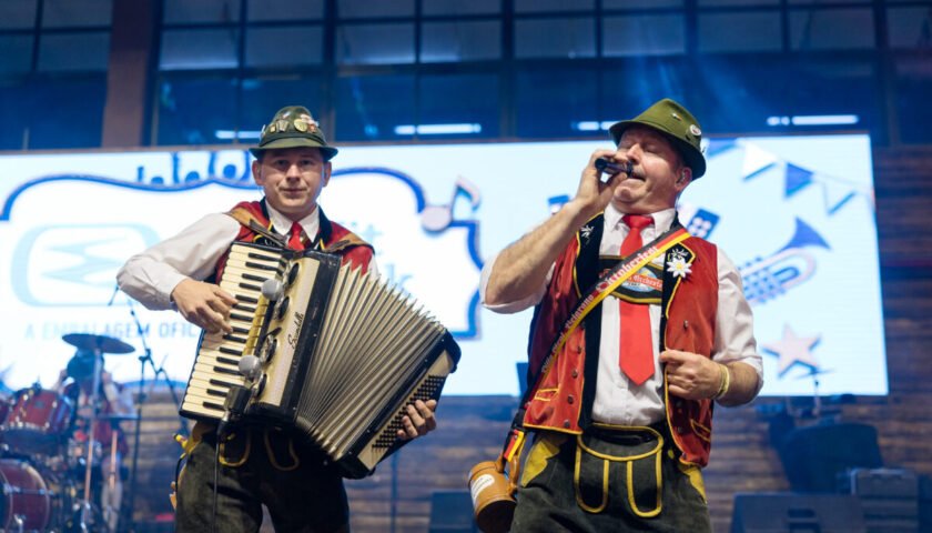 Bandas internacionais animam a reta final da Oktoberfest Blumenau