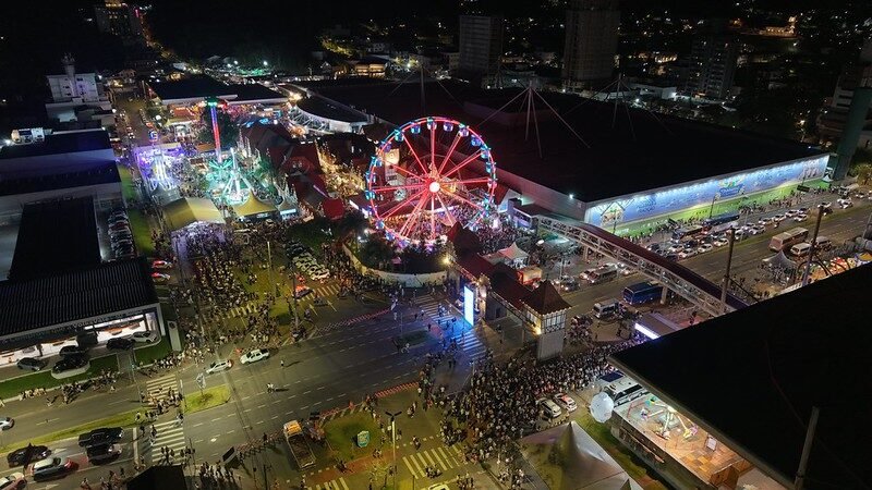 Oktoberfest Blumenau recebe 100 agentes de viagens e executivos de aéreas