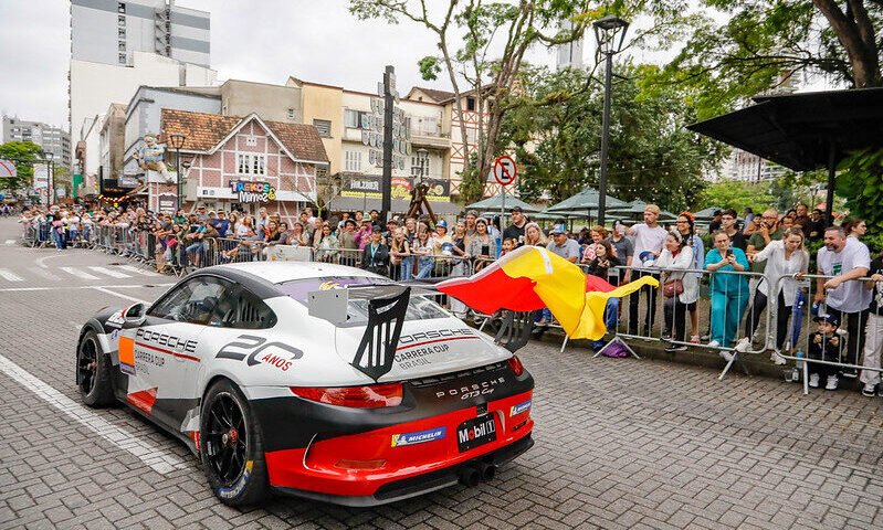 Oktoberfest Blumenau reúne tradição e velocidade em parceria com a Stuttgart Porsche