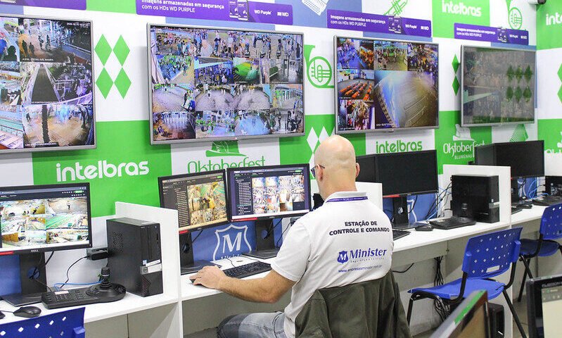 Segurança reforçada garante tranquilidade aos visitantes da 41ª Oktoberfest Blumenau