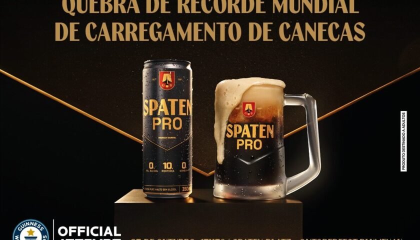 Spaten PRO, cerveja sem álcool e com 10 gramas de proteína, desafia recorde mundial de carregamento de canecas na Oktoberfest Blumenau